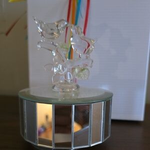 Linden Clear Glass Bird Sculpture on Mirrored Base